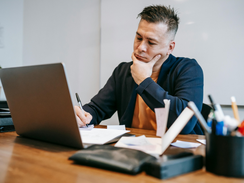 Using online tools to set up a will conveniently.