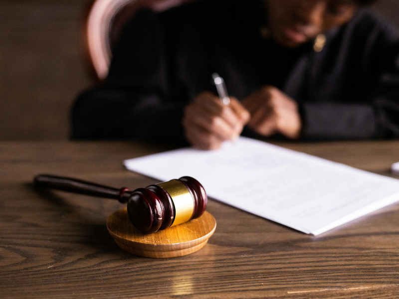 Understanding state laws to set up a will effectively.